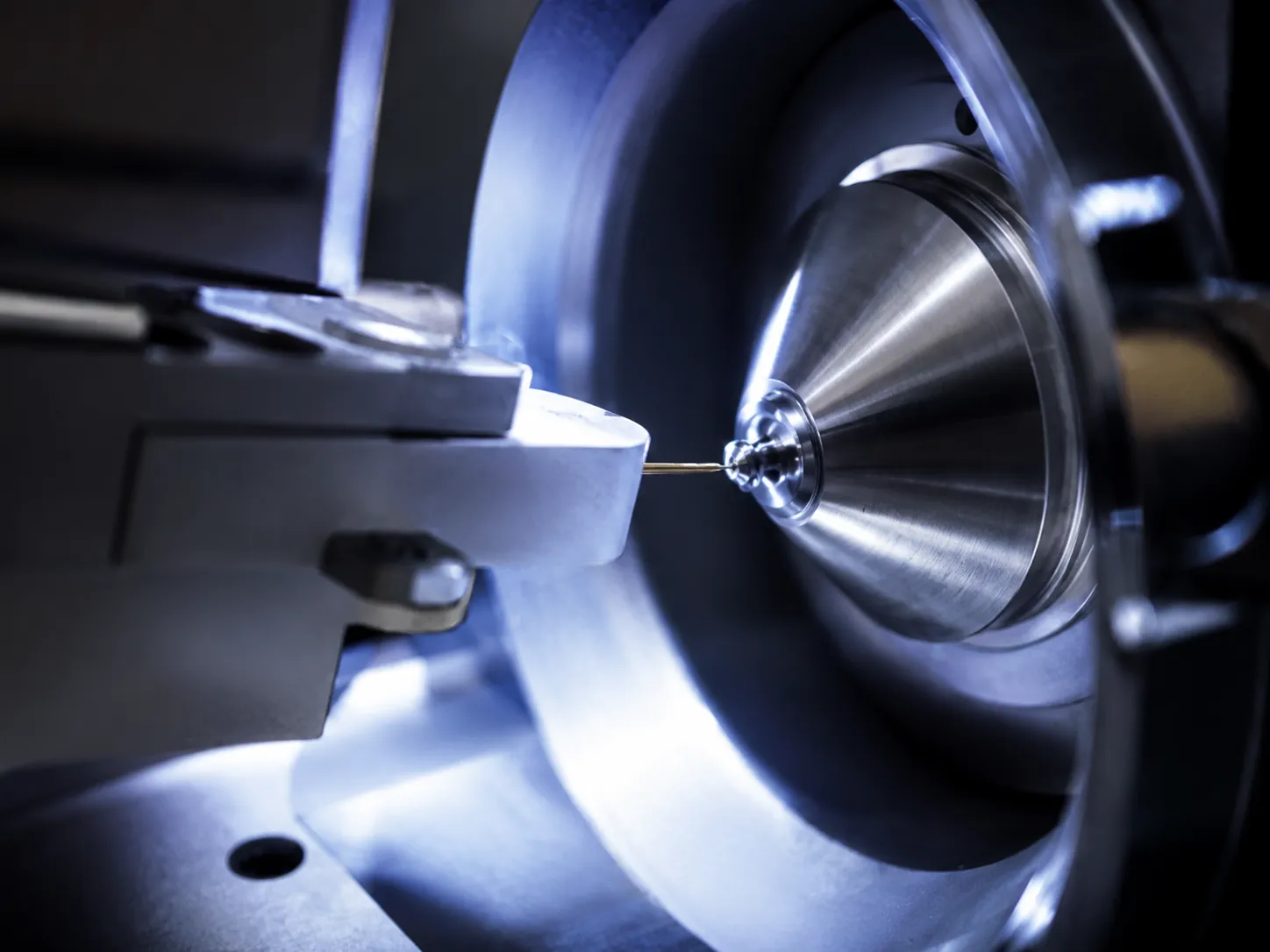 5-axis CNC machining setup for titanium bracket