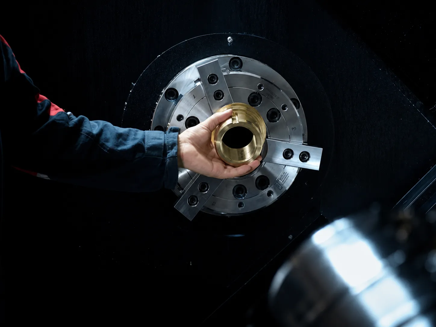 Precision CNC Milling for Custom Parts: 5-axis CNC milling center machining an aluminum part